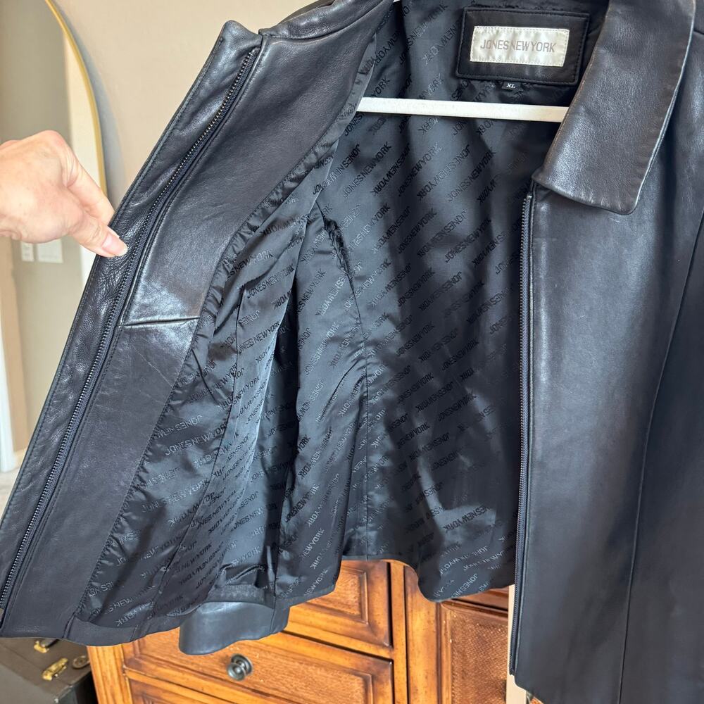 Jones New York Vintage Black Leather Jacket XL Fits M-L Excellent - Picture 2 of 6